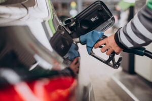 Подробнее о статье Власти Сербии до 12 мая ограничили рост цен на топливо 