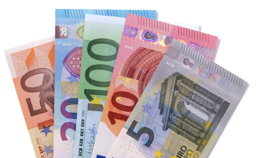 К 2027 г. зарплаты в Сербии могут вырасти до 1 400 евро